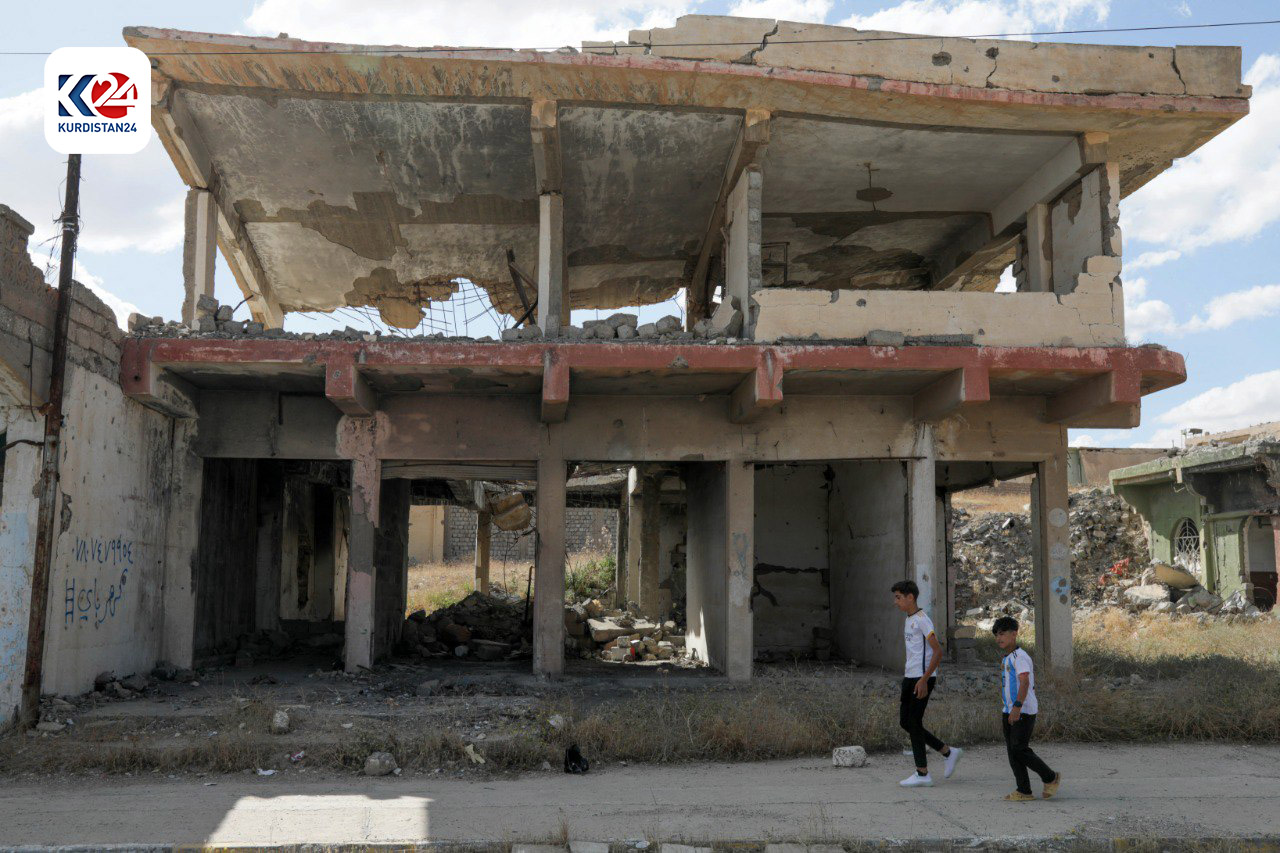 The view of a damaged building in Sinjar. (Photo: AFP)